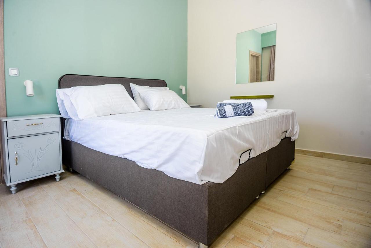 Tzogias Apartments Pan ลาสซี ภายนอก รูปภาพ