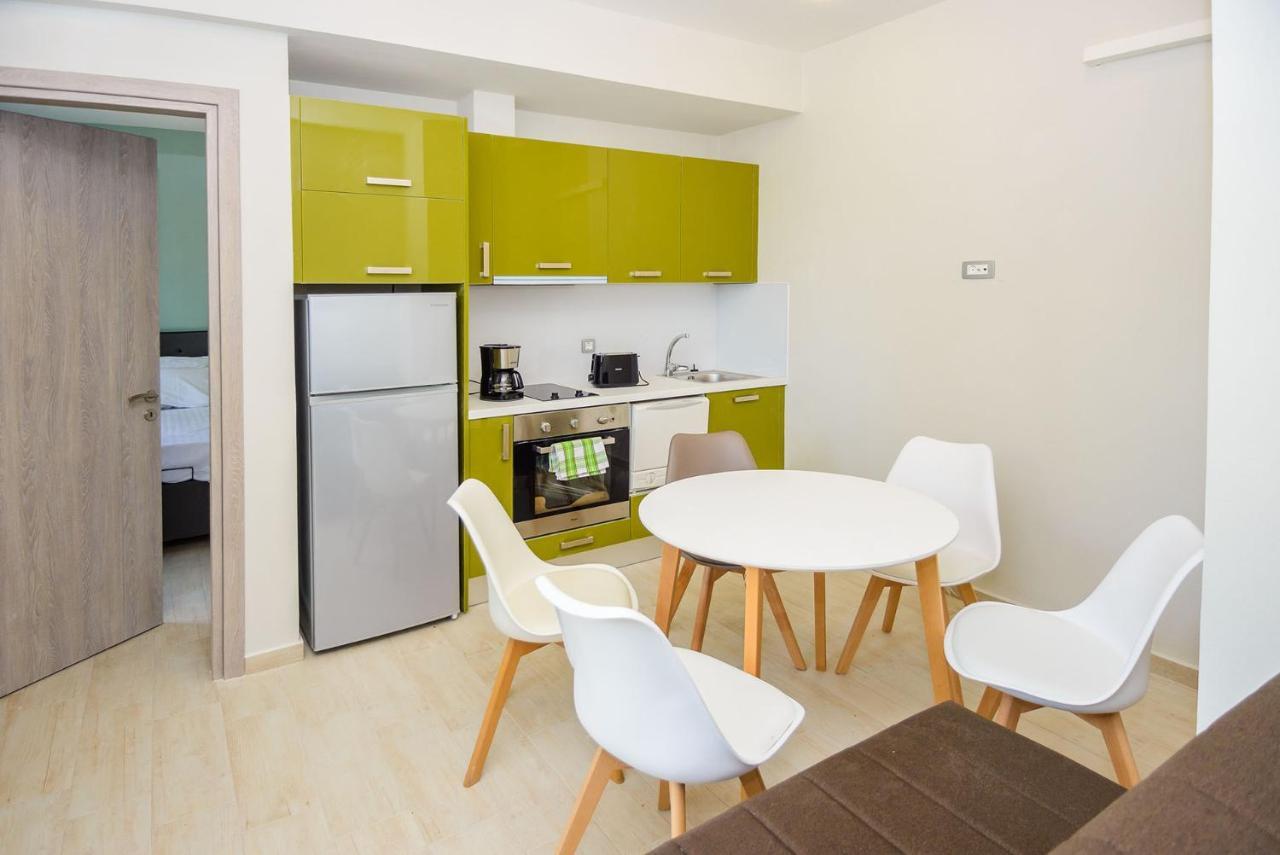 Tzogias Apartments Pan ลาสซี ภายนอก รูปภาพ