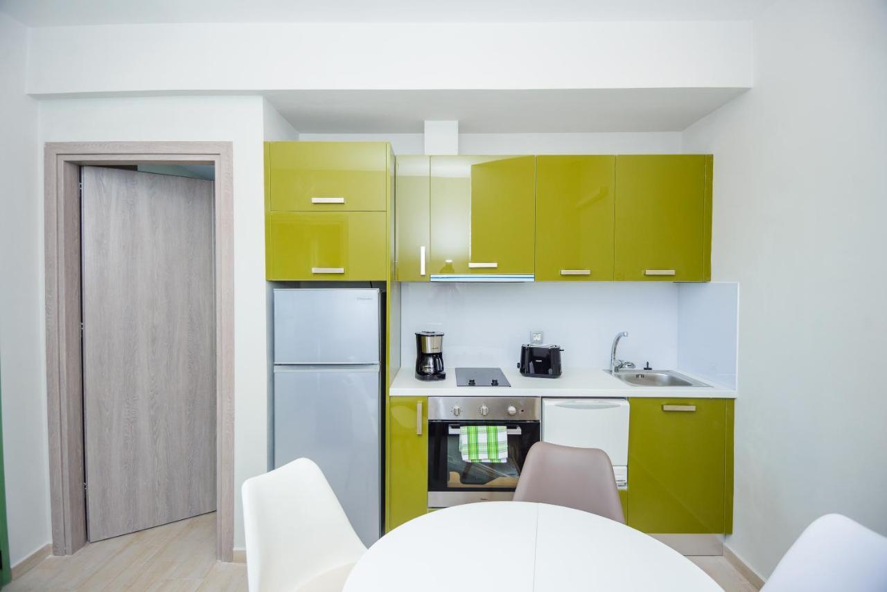Tzogias Apartments Pan ลาสซี ภายนอก รูปภาพ