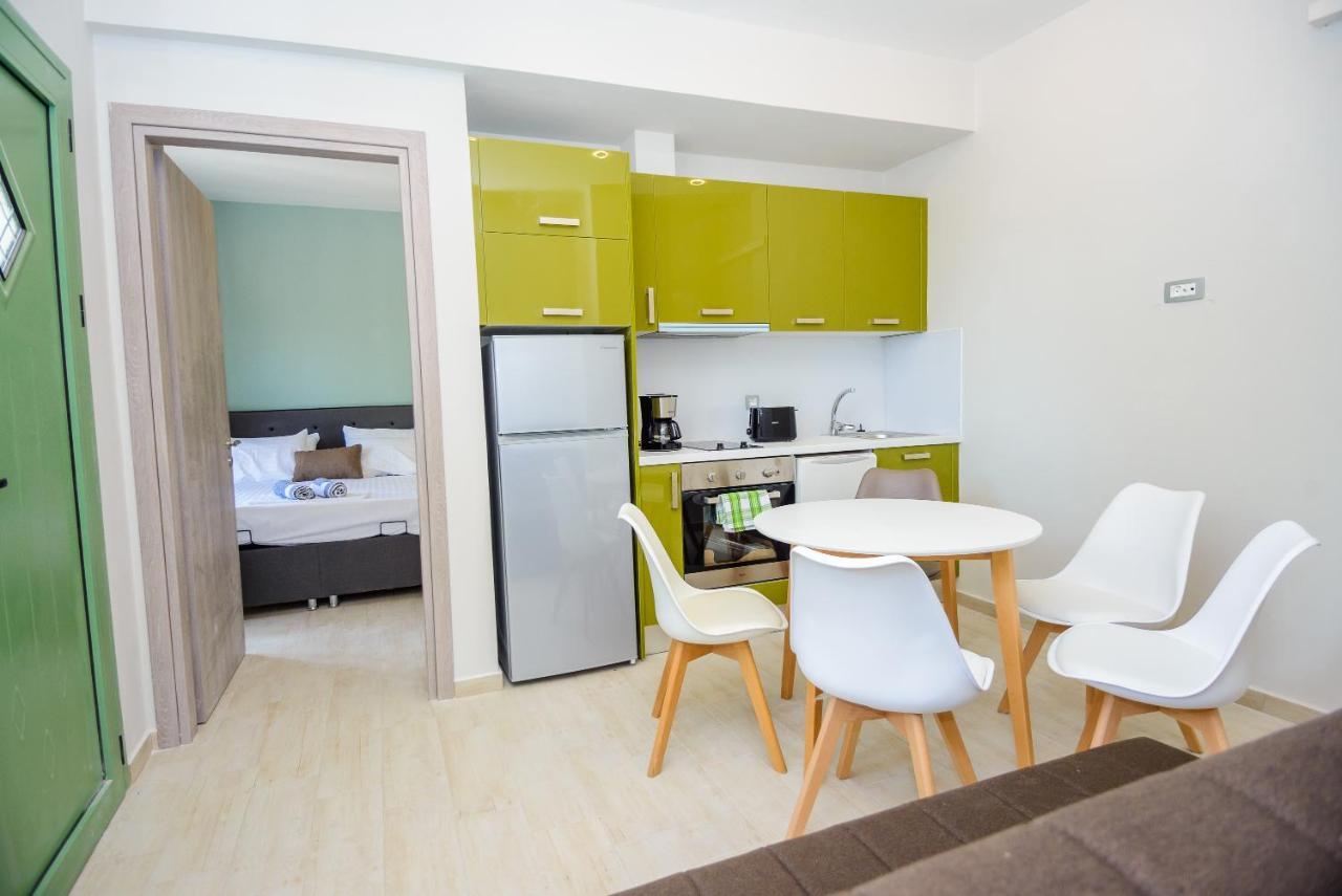 Tzogias Apartments Pan ลาสซี ภายนอก รูปภาพ