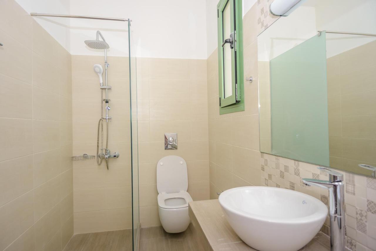 Tzogias Apartments Pan ลาสซี ภายนอก รูปภาพ